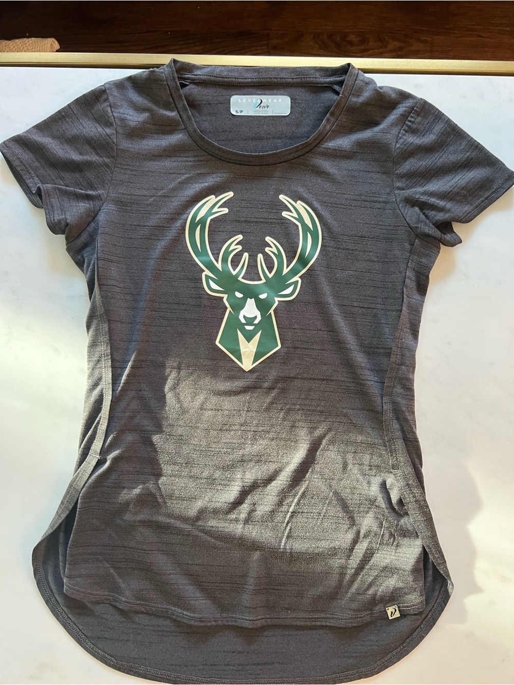 Levelwear Milwaukee Bucks Women's Short Sleeve Graphic Tee - Size Small
